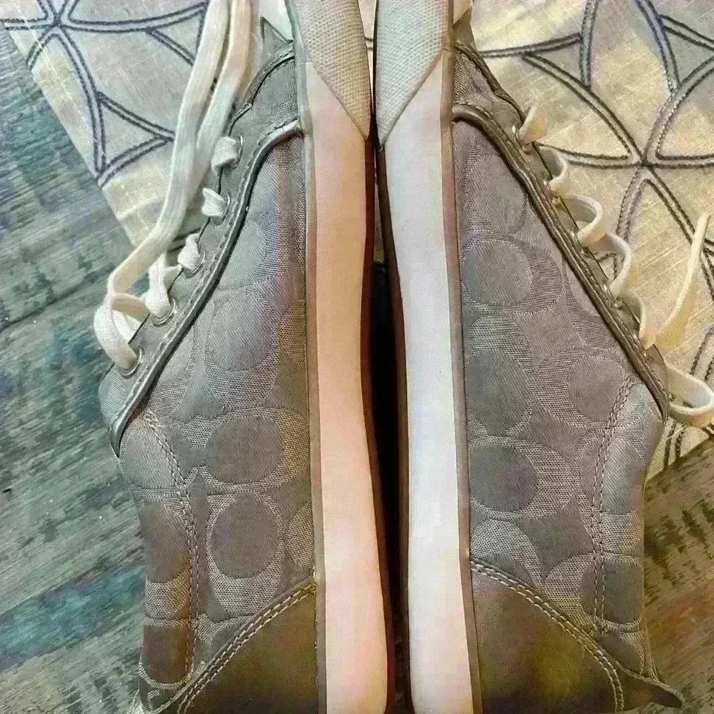 Coach, Barrett Sneaker with logo, Silver, Size 8B